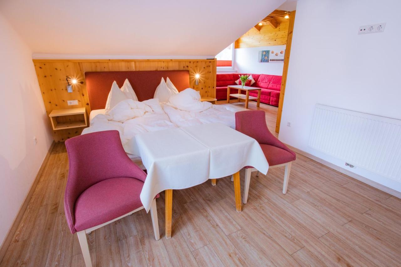 Familienzimmer mit Terrasse