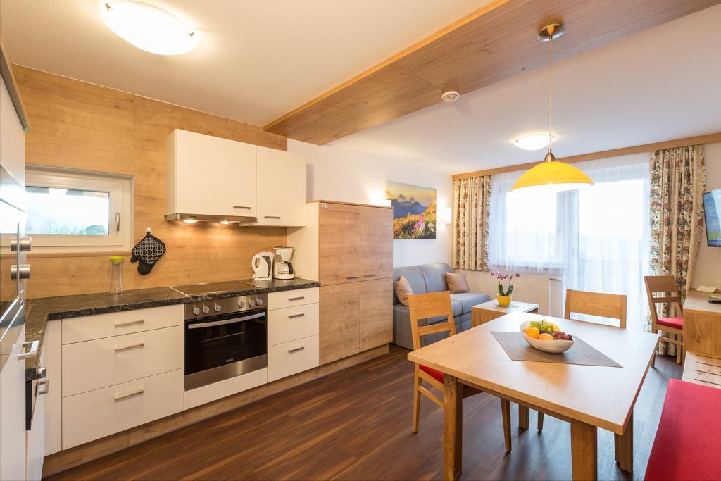 Apartment mit Balkon