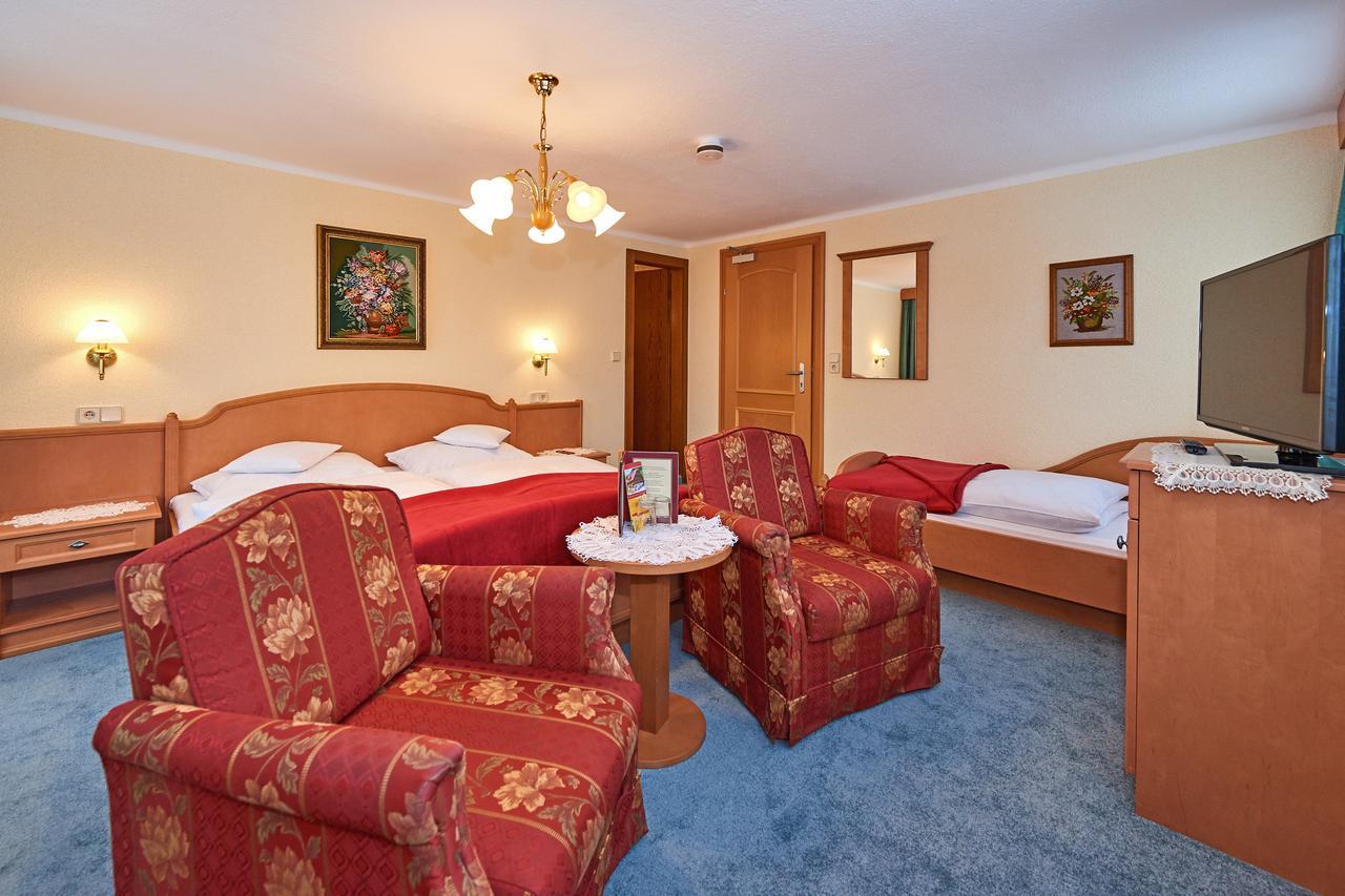 Dreibettzimmer